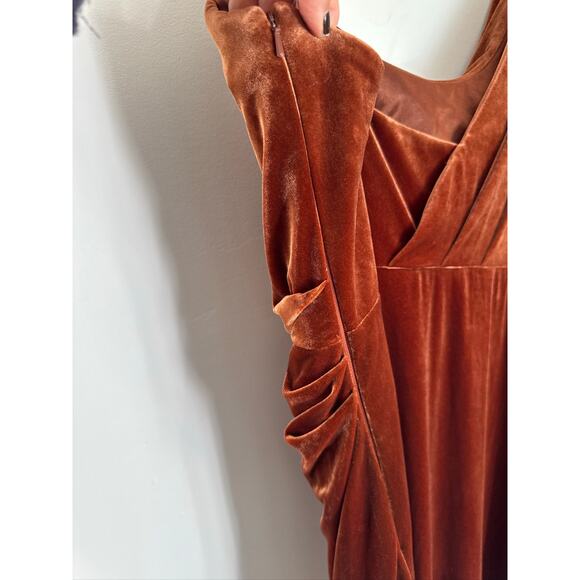 Revelry Maxine Velvet Slit Maxi Dress Gown in Rust - Size 22 - Picture 5 of 9